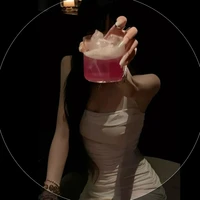 Hạ Kiều Kiều (mẹ kế anh)