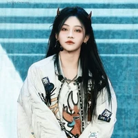 Viên Nhất Kỳ ( cô )