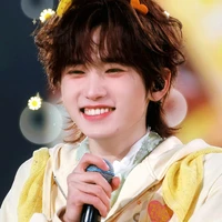 Tống Á Hiên 🐬