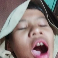 thằg bn (  Bị khùng)