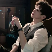 Trần Hoàng Dạ Thần