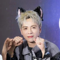 Lê Quang Hùng phone