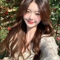 Phan Ngọc Tuyết Vy (b.thân nữ9)