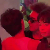 Dm Nuslei hôn má nhau kìa ae