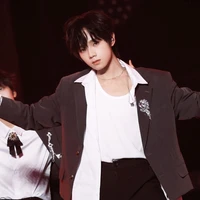 Vương Lỗ Kiệt (King)