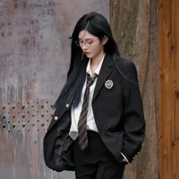 Vương Dịch "cô"