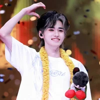 Tống Á Hiên 🐬