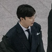 Park Jae-hyuk(R)