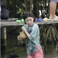 Tgia bị toán dí