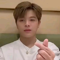 con tác giả khùng 😔