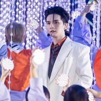 Ngô Nguyên Bình (Gầy, mắt yếu)