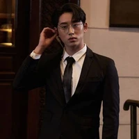 Est Supha Sangaworawong { Vệ Sĩ Cận Thân