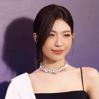 Nguyễn Lê Diễm Hằng (lamoon) lớp trưởng