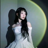 Nguyễn Lê Ngọc Ánh Sáng - Aza