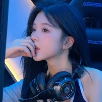 Lục Từ Ngân- tác giả