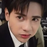 tác giả mê Quang Hùng