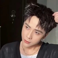 Lê Quang Hùng (khi chưa xuyên không)