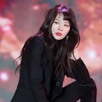 Kang Seul-gi (Seulgi, Red velvet) 