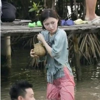 Tgia bị văn dí