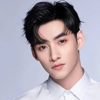 Hùng Huỳnh