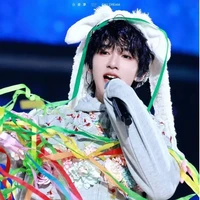 Hạ Tuấn Lâm_cậu