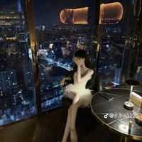 Lê Thư Hà