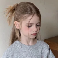 Hwang Y/N(cô-thời thiếu niên)