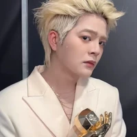 "Nhìn dì🗿?" [Kiantian]