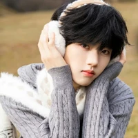 Trương Hàm Thụy • Y