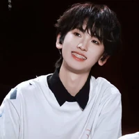 Tả Kỳ Hàm • cậu