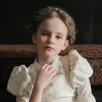 Anna Sely• Lúc nhỏ