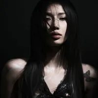 Trần Thảo Linh "cô"