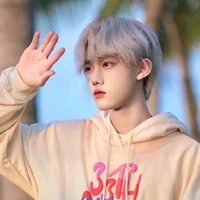 Lục Dạ Kim Ngưu【@Tau.deptrai / 18age】