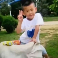 Lưu Giai Lương (7 tuổi)