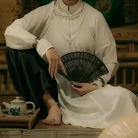 bà Hoàng