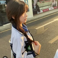 tố uyên (lớp trưởng)