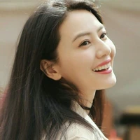 Phùng Thị Tuyết Nhung(mẹ cô)