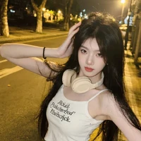 TÔ UYỂN LINH
