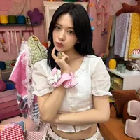 Ahn Yujin - cô