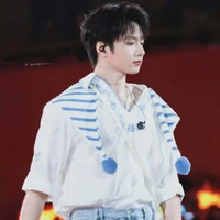 𝐋𝐮̛𝐮 𝐃𝐢𝐞̣̂𝐮 𝐕𝐚̆𝐧