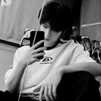 Chu Chí Hâm ( hắn )