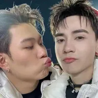 nhỏ tg bị khùng