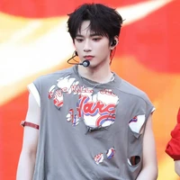 Lưu Diệu Văn ( cậu )