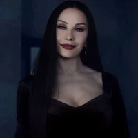 Bà Morticia A