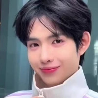 Phan Đức Nhật Hoàng ( Dillan )