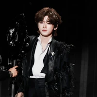 Tống Á Hiên