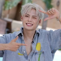 Nguyễn Hoàng Bách - Jey B