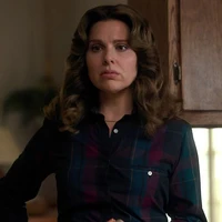 Karen Wheeler (Mẹ Mike)