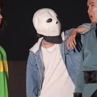 Sans dép hồng đzai