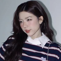 ‹𝙉𝙂𝙐𝙔𝙀𝙉𝙇𝙀𝘿𝙄𝙀𝙈𝙃𝘼𝙉𝙂›
